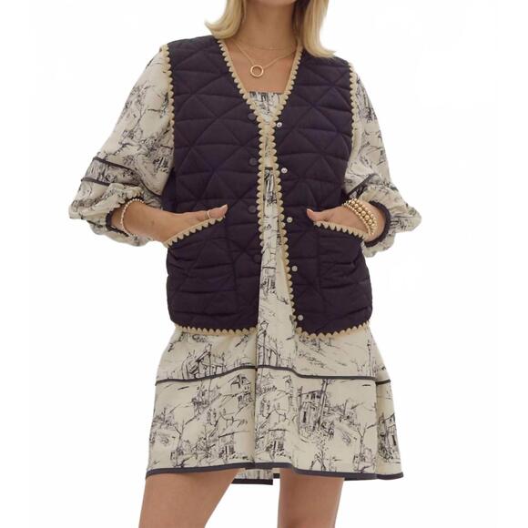 ENTRO Jackets & Blazers - NEW ENTRO scalloped trim vest in black tan